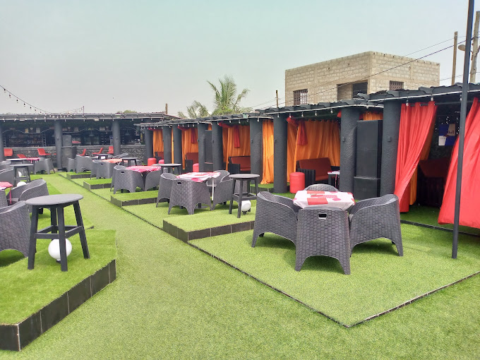 Waves Lounge Pub Grill