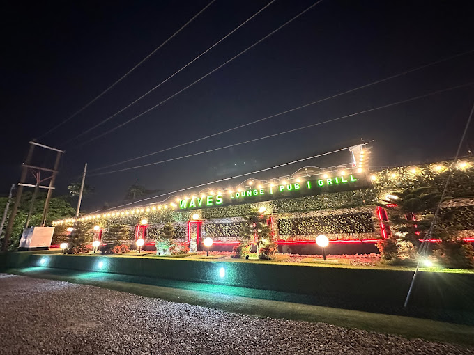 Waves Lounge Pub Grill