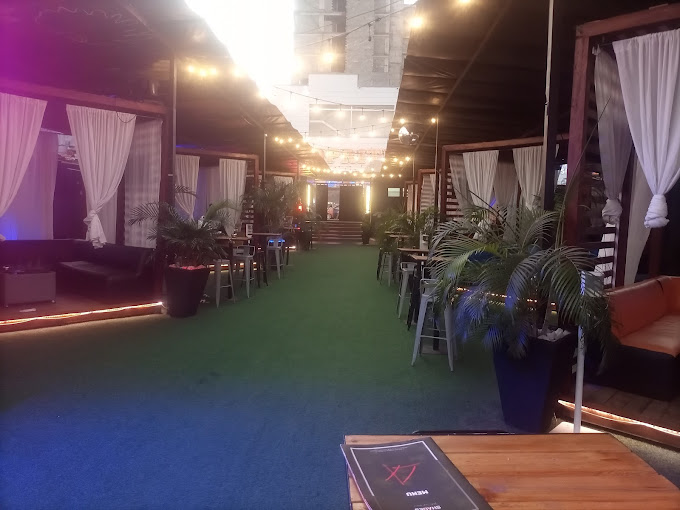 Shades Lounge